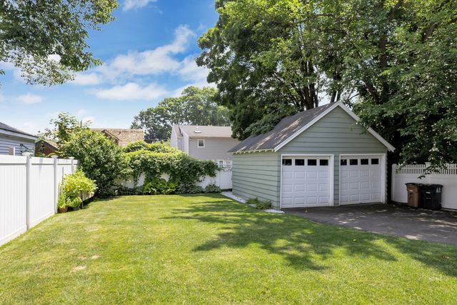 301 Hubbard Avenue, Stamford, CT 06905