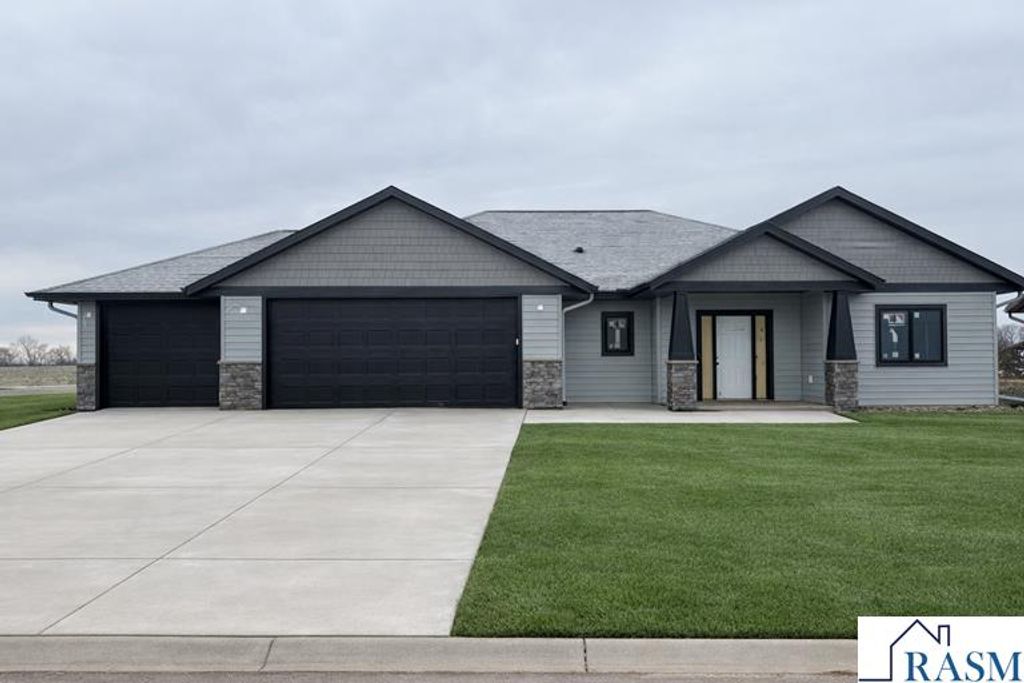 53 Evergreen Lane, Madison Lake, MN 56063