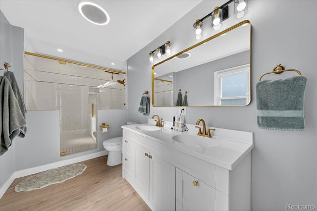 18618 W 9 Mile Road, Southfield, MI 48075