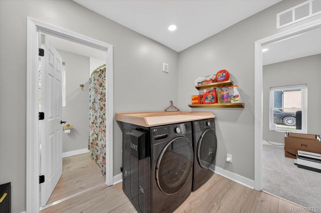 18618 W 9 Mile Road, Southfield, MI 48075
