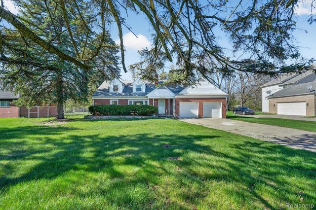 18618 W 9 Mile Road, Southfield, MI 48075