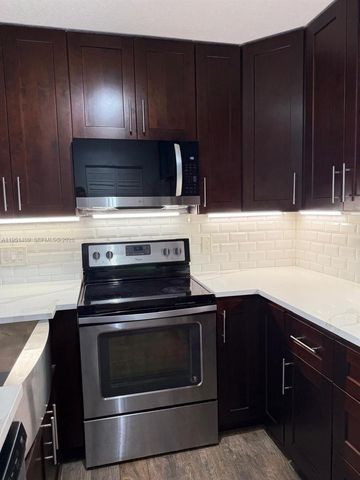 4995 Sable Pine Cir D1, West Palm Beach, FL 33417