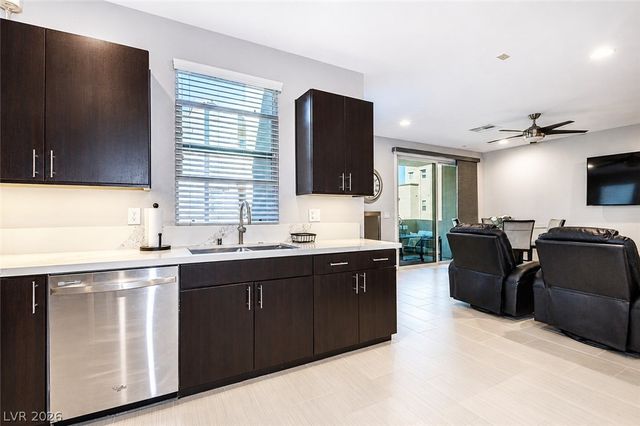 11257 Rainbow Peak Avenue 211, Las Vegas, NV 89135