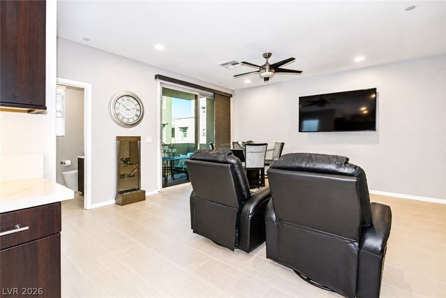 11257 Rainbow Peak Avenue 211, Las Vegas, NV 89135