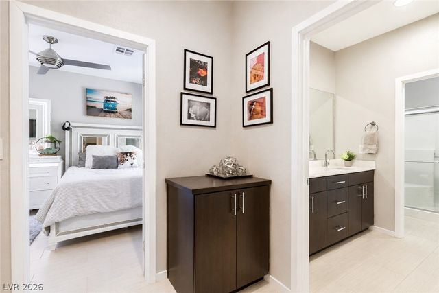 11257 Rainbow Peak Avenue 211, Las Vegas, NV 89135