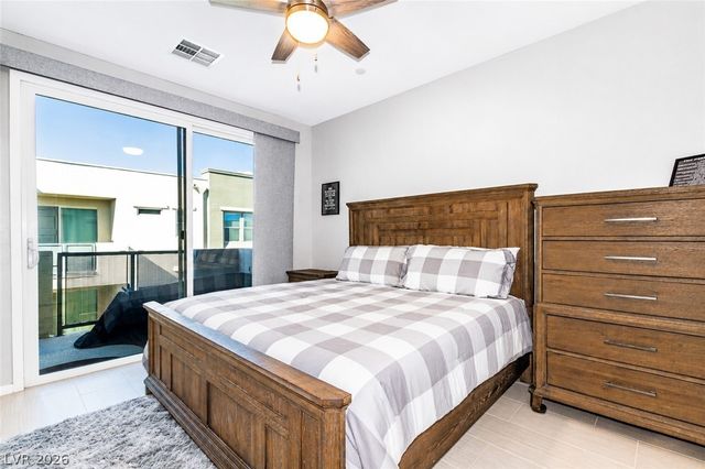 11257 Rainbow Peak Avenue 211, Las Vegas, NV 89135