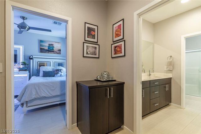 11257 Rainbow Peak Avenue 211, Las Vegas, NV 89135