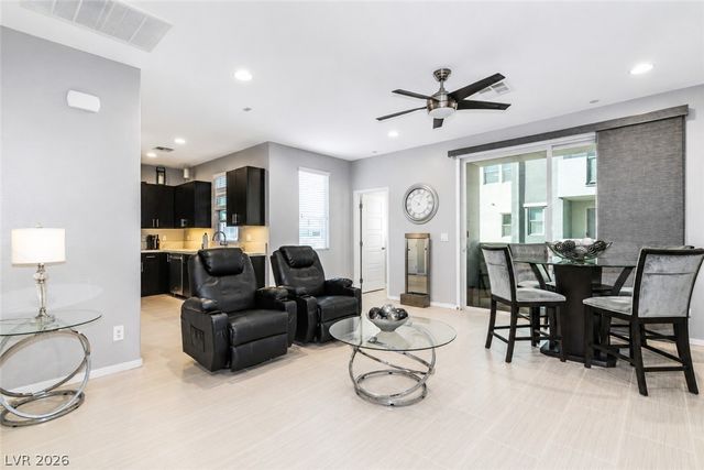 11257 Rainbow Peak Avenue 211, Las Vegas, NV 89135