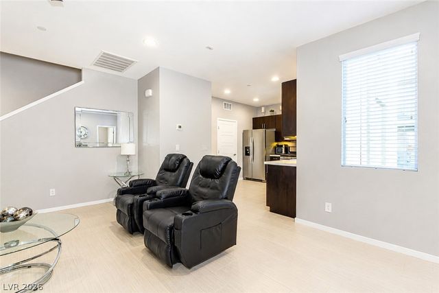11257 Rainbow Peak Avenue 211, Las Vegas, NV 89135