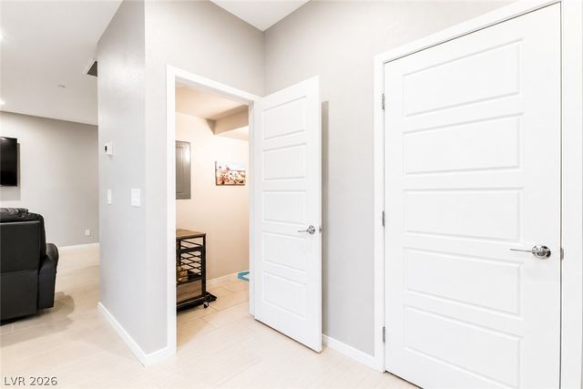 11257 Rainbow Peak Avenue 211, Las Vegas, NV 89135