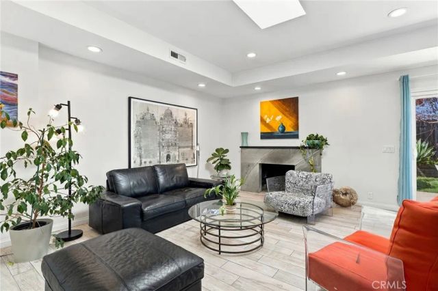 2817 La Salle, Costa Mesa, CA 92626
