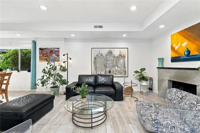 2817 La Salle, Costa Mesa, CA 92626