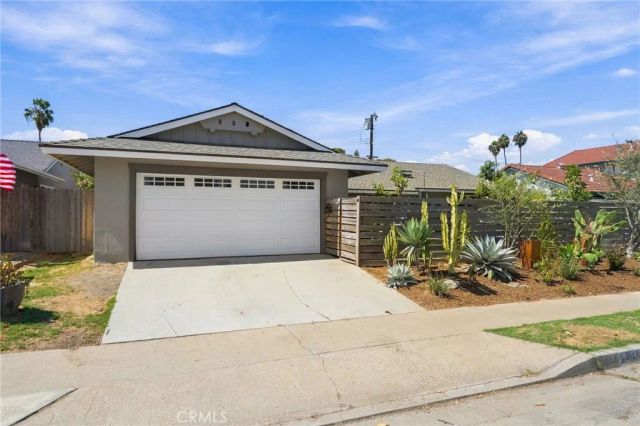 2817 La Salle, Costa Mesa, CA 92626
