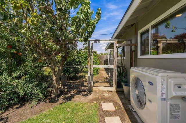 2817 La Salle, Costa Mesa, CA 92626