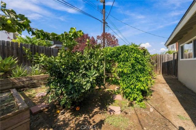 2817 La Salle, Costa Mesa, CA 92626