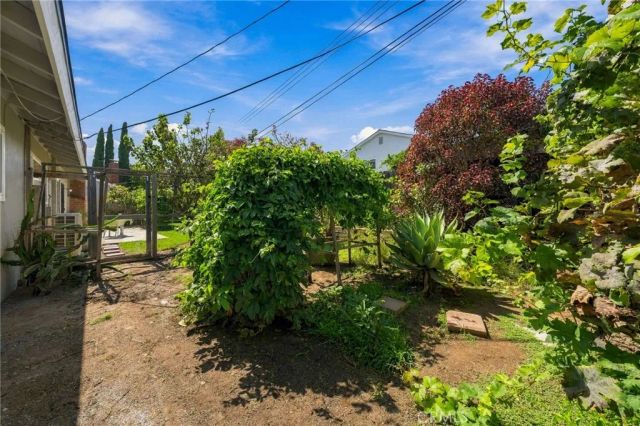 2817 La Salle, Costa Mesa, CA 92626