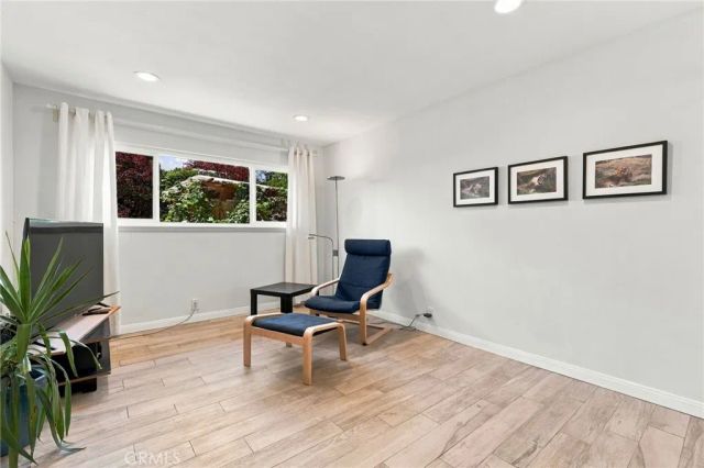 2817 La Salle, Costa Mesa, CA 92626
