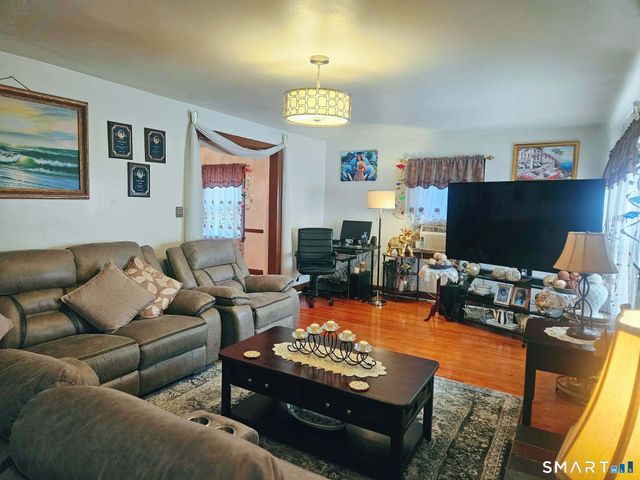 44 Forster Street, Hartford, CT 06106