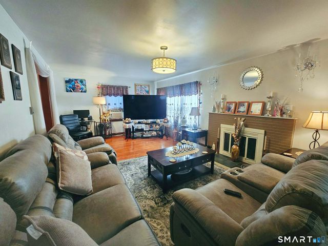 44 Forster Street, Hartford, CT 06106