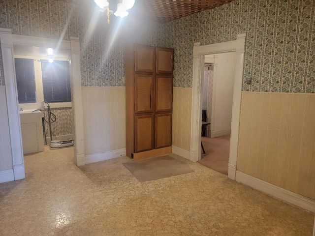 1213 S Greenwood Ave, Wichita, KS 67211