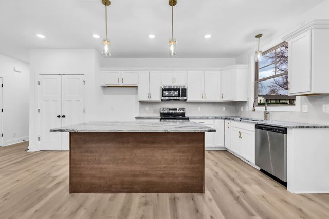 52 West Dr, Clarksville, TN 37040