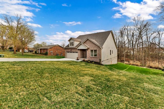 52 West Dr, Clarksville, TN 37040