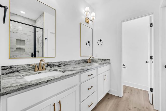 52 West Dr, Clarksville, TN 37040