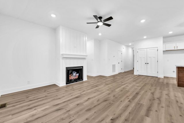 52 West Dr, Clarksville, TN 37040