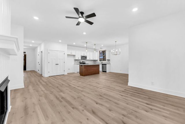 52 West Dr, Clarksville, TN 37040