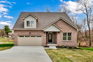 52 West Dr, Clarksville, TN 37040