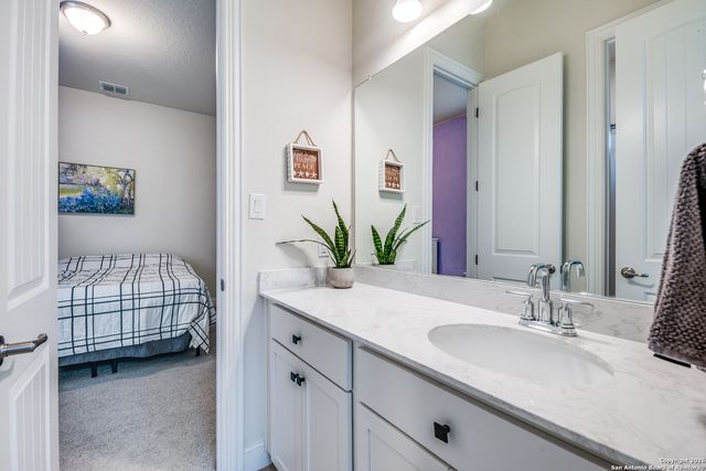 110 Stablewood Ct, Boerne, TX 78006