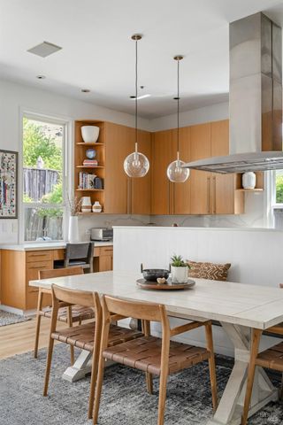 704 Las Colindas Rd, San Rafael, CA 94903