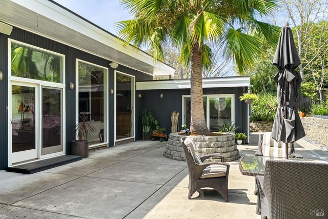 704 Las Colindas Rd, San Rafael, CA 94903