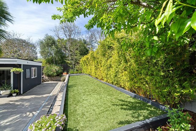 704 Las Colindas Rd, San Rafael, CA 94903