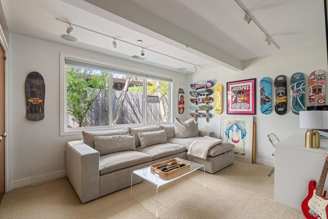 704 Las Colindas Rd, San Rafael, CA 94903