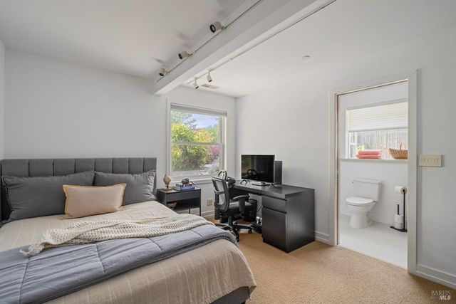 704 Las Colindas Rd, San Rafael, CA 94903