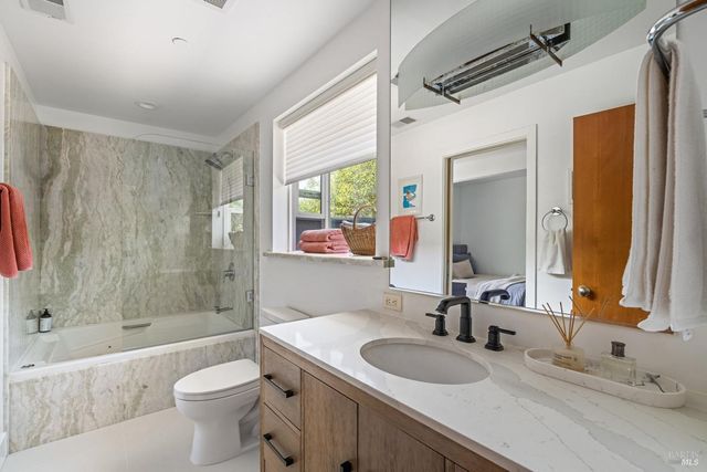 704 Las Colindas Rd, San Rafael, CA 94903