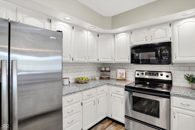 8148 Shoreridge Terrace 23, Indianapolis, IN 46236