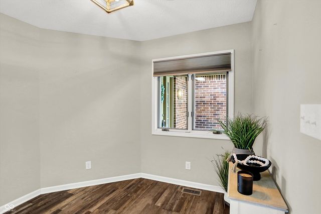 8148 Shoreridge Terrace 23, Indianapolis, IN 46236