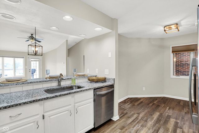 8148 Shoreridge Terrace 23, Indianapolis, IN 46236