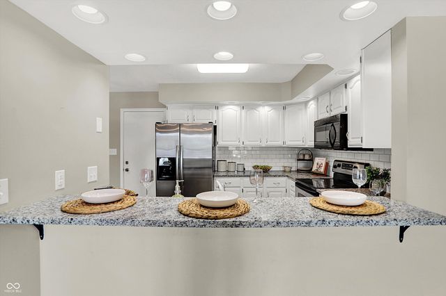 8148 Shoreridge Terrace 23, Indianapolis, IN 46236