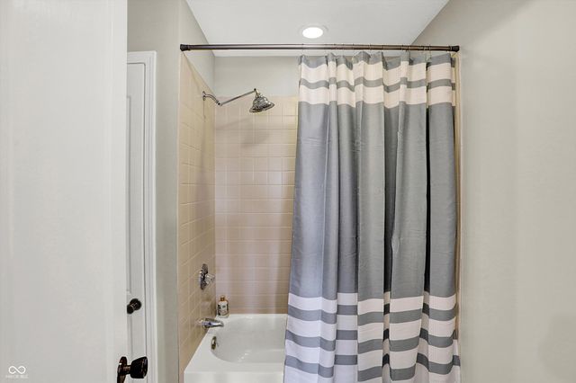 8148 Shoreridge Terrace 23, Indianapolis, IN 46236