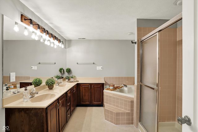 8148 Shoreridge Terrace 23, Indianapolis, IN 46236