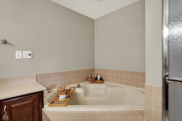 8148 Shoreridge Terrace 23, Indianapolis, IN 46236