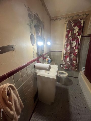 17401 Albion Street, Detroit, MI 48234