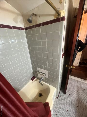 17401 Albion Street, Detroit, MI 48234