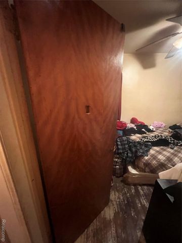 17401 Albion Street, Detroit, MI 48234