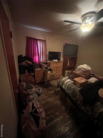 17401 Albion Street, Detroit, MI 48234