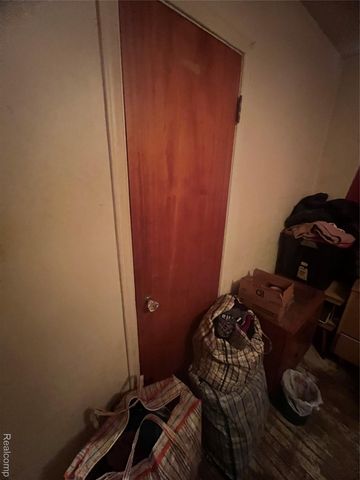 17401 Albion Street, Detroit, MI 48234