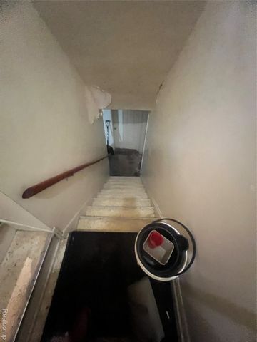 17401 Albion Street, Detroit, MI 48234